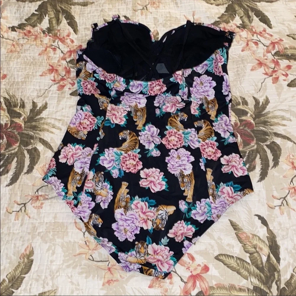 NWOT Torrid tiger floral vixen collection strappy  lattice back swimsuit